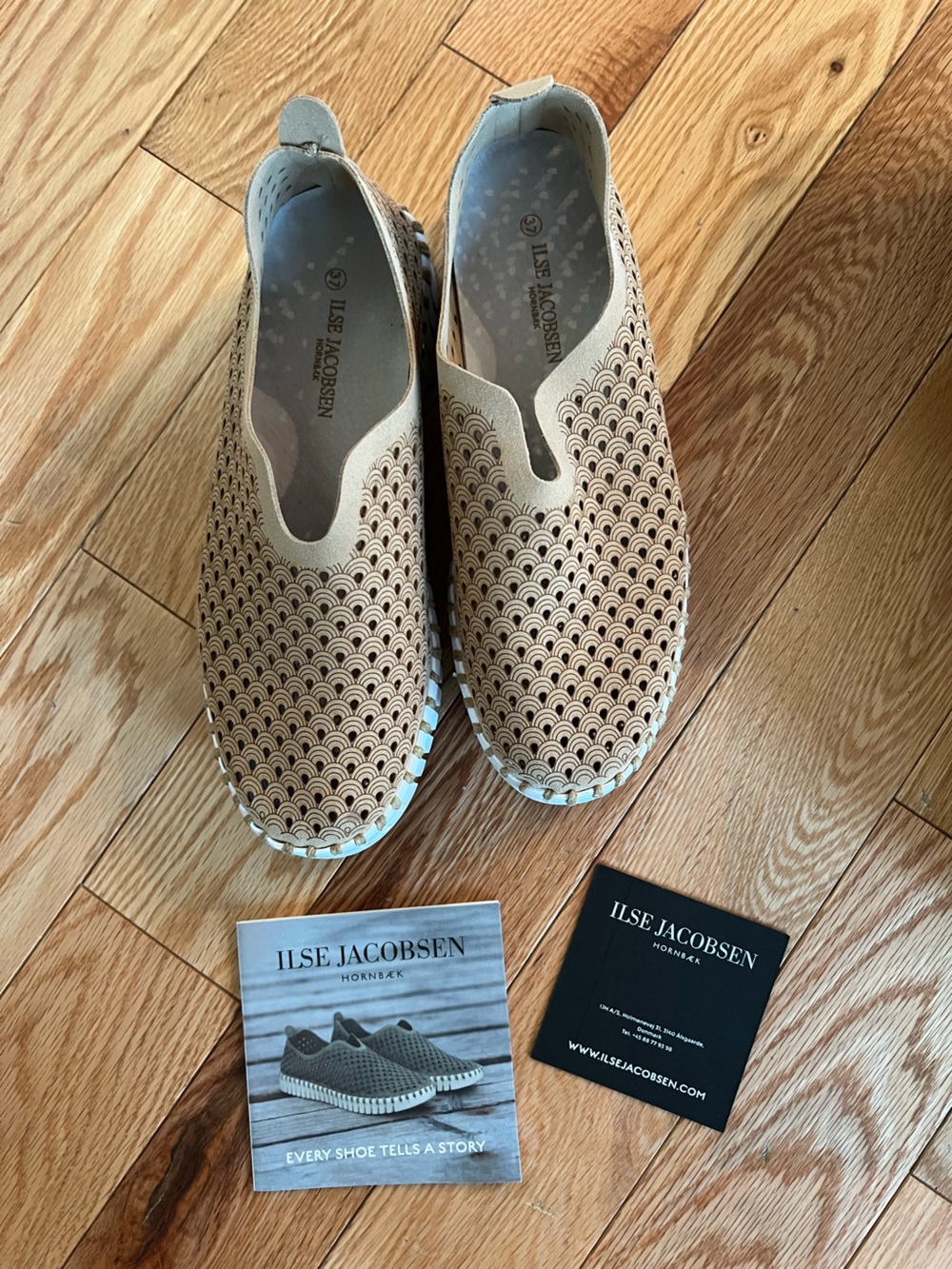 Ilse Jacobsen Beige Perforated Slip-On Sneakers with Scallop Pattern